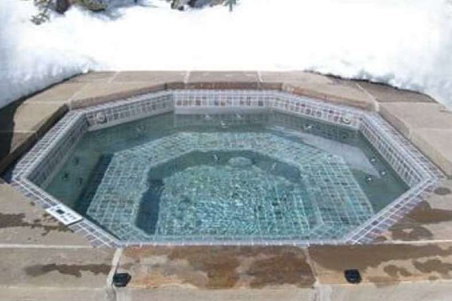 Swimming Pool & Hot Tub Maintenance Bozeman & Big Sky, MT Aqua